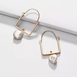 Natural Pearl Gold Square Hoop Earrings